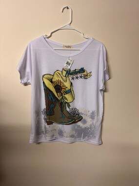 Sweet Gisele Nashville Cowboy Boot & Sunflower Graphic T-Shirt White XL